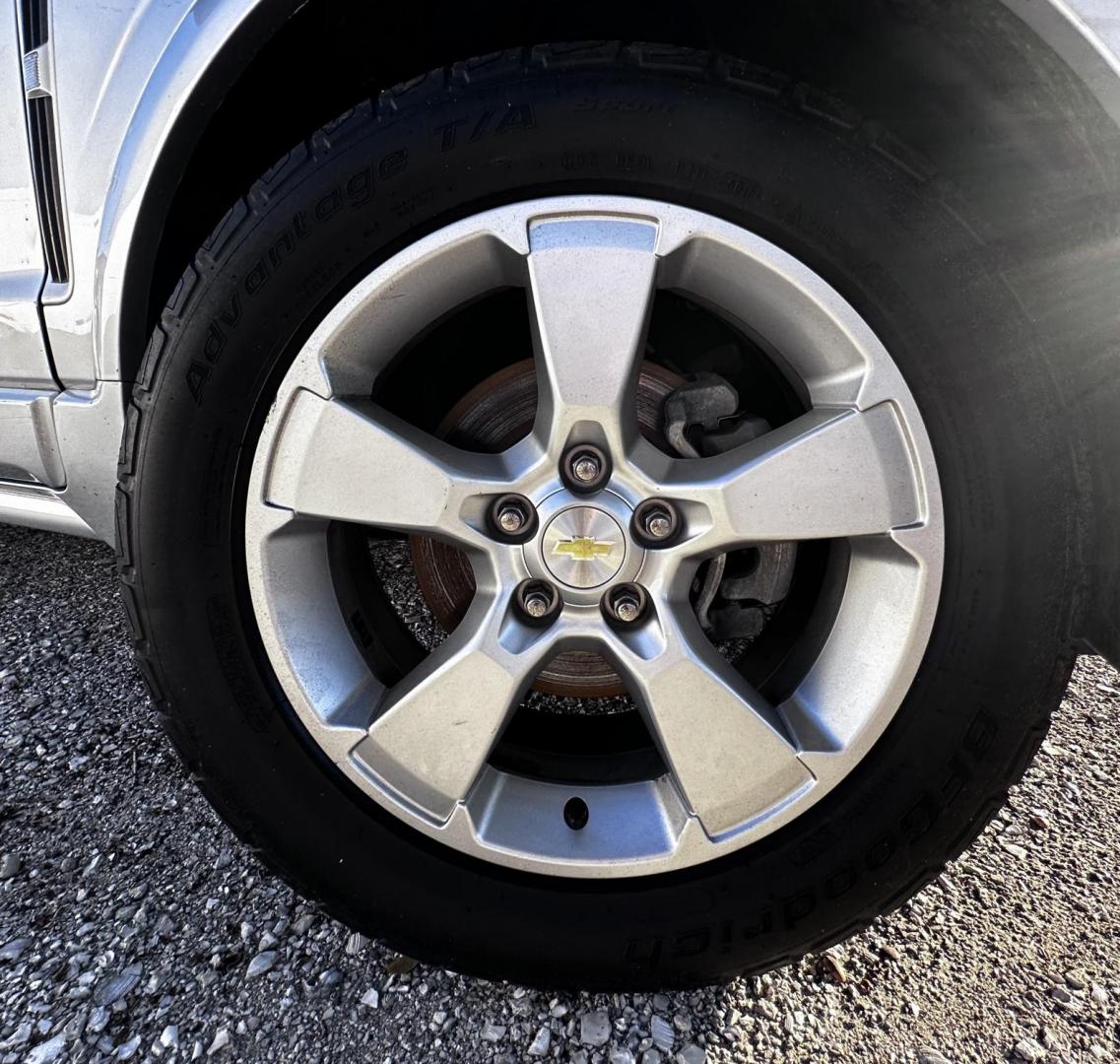 2013 Silver Chevrolet Captiva Sport Fleet LTZ FWD (3GNAL4EK0DS) with an 2.4L L4 DOHC 16V FFV engine, 6-Speed Automatic transmission, located at 4724 53rd Ave East, Suite 1, Bradenton, FL, 34203, (941) 803-7117, 27.445360, -82.501678 - Photo#10